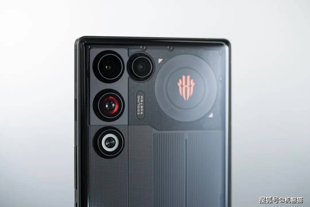 红魔11 Air测评：游戏手机的巧妙平衡点